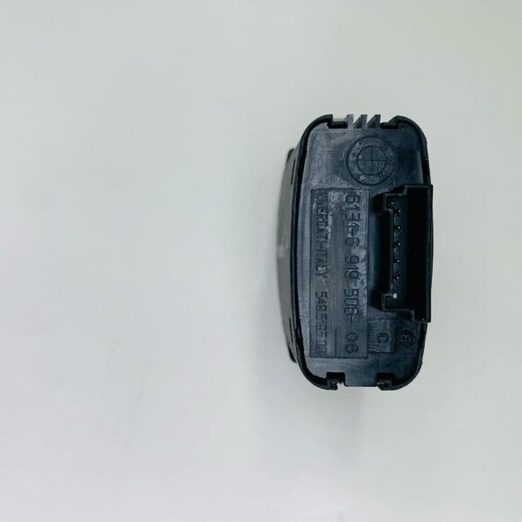 2004-2010 BMW X3 E83 Hazard Central Locking Switch OEM 61316919506 - Picture 5 of 6